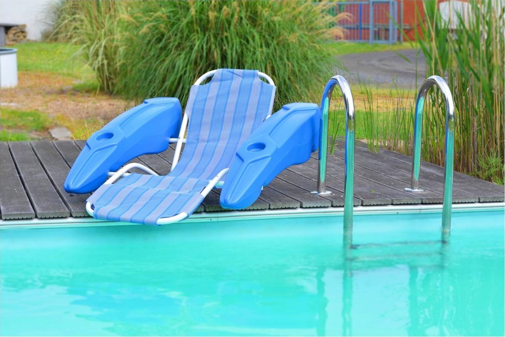 Aufblasbarer Pool-Schwimmstuhl mit Kopfstütze und Getränkehalter, glänzend  glitzernder Pool-Schwimmrohr-Loungesessel für Sommerparty-Spaß für